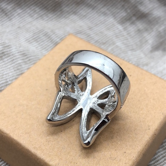 Y2K Butterfly Rhinestone Ring - Picture 5 of 10